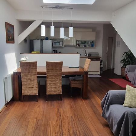 Ruhige, Grosse Ferienwohnung Am Muehlberg, Stadtrand Wien Ngoại thất bức ảnh